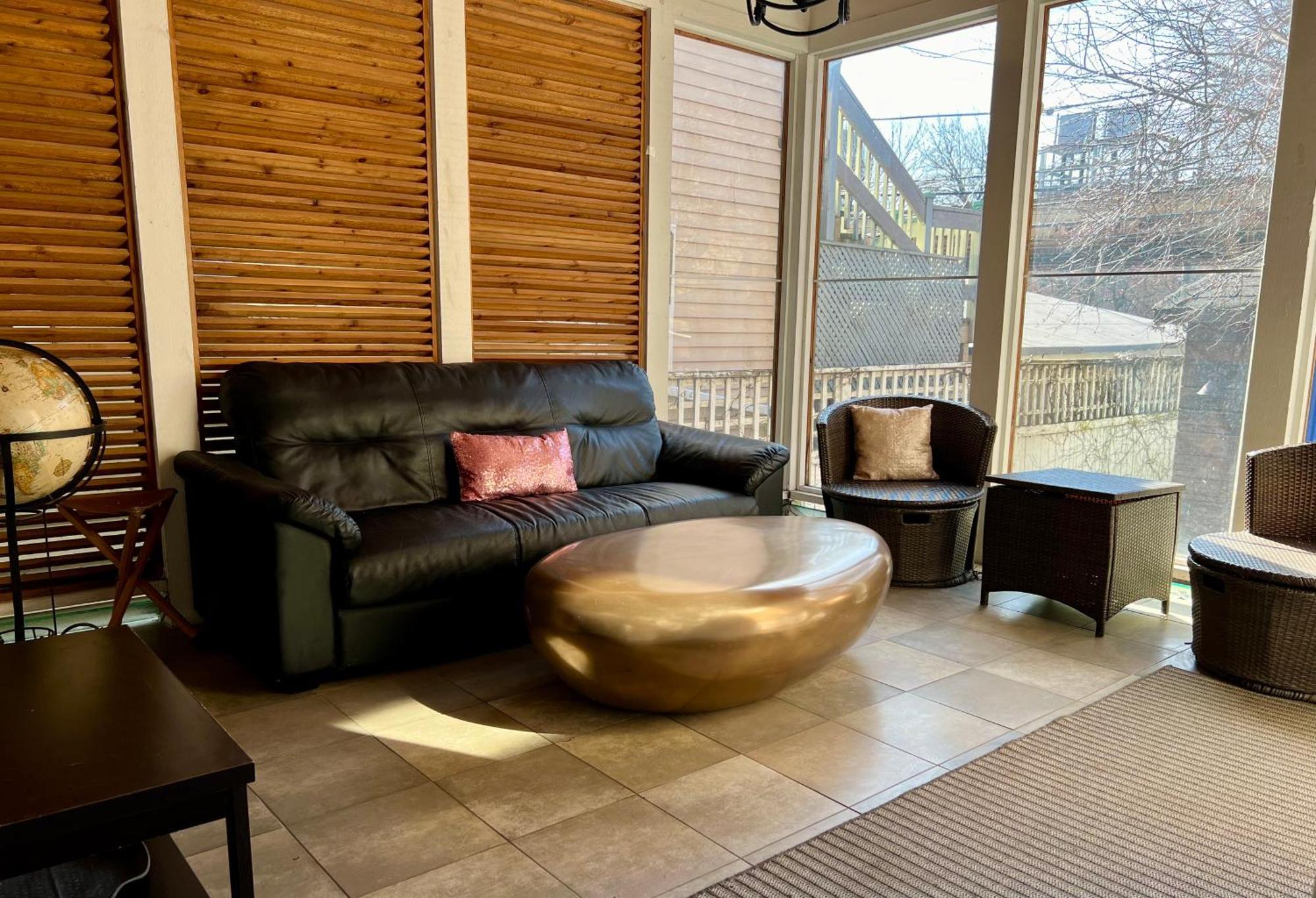 3 Bedroom Spacious Home In Ideal Location W Free Parking Back Yard Pets Welcome Chicago Dış mekan fotoğraf