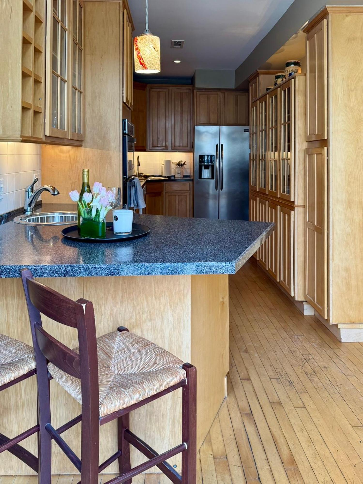 3 Bedroom Spacious Home In Ideal Location W Free Parking Back Yard Pets Welcome Chicago Dış mekan fotoğraf