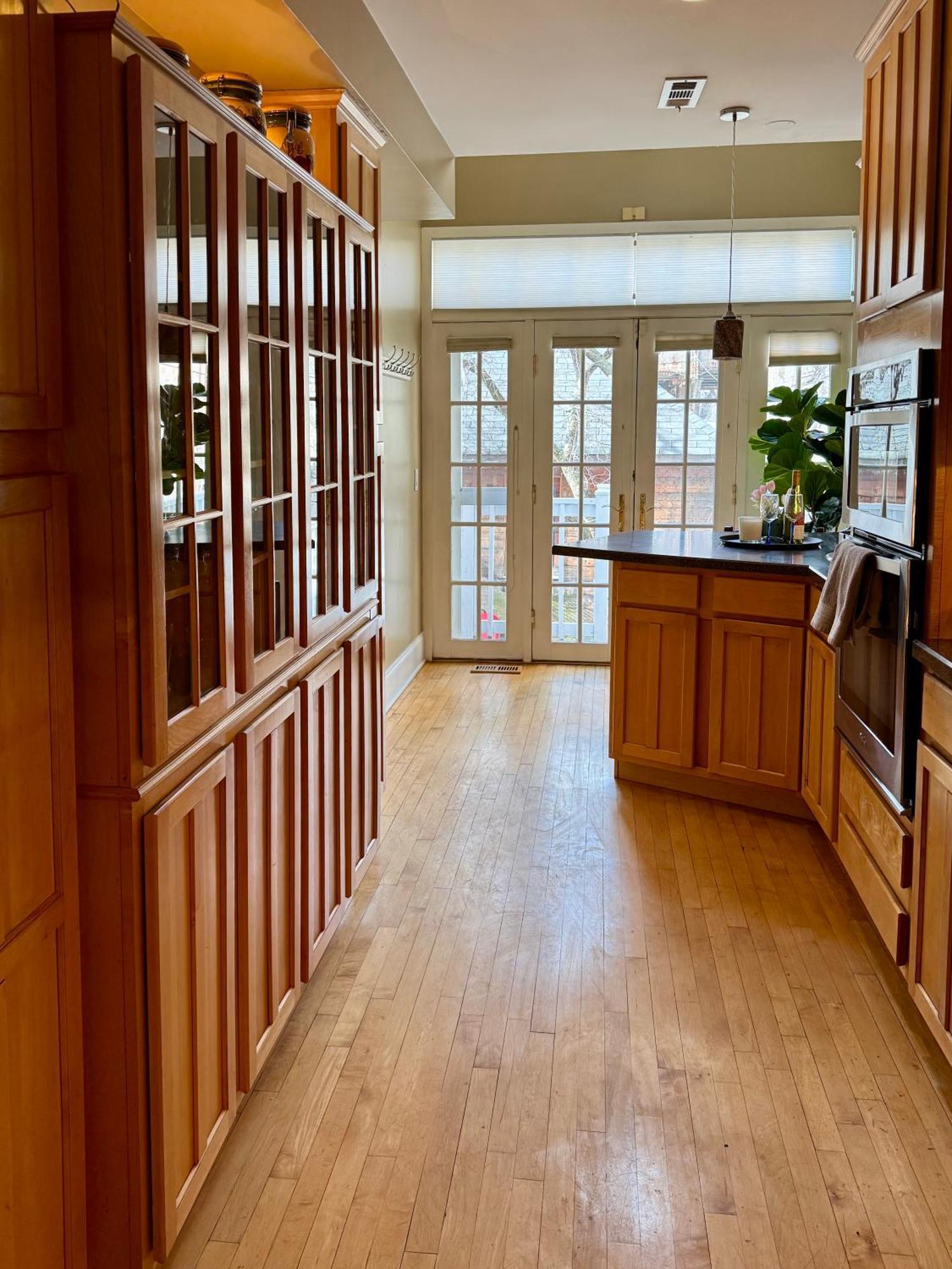 3 Bedroom Spacious Home In Ideal Location W Free Parking Back Yard Pets Welcome Chicago Dış mekan fotoğraf
