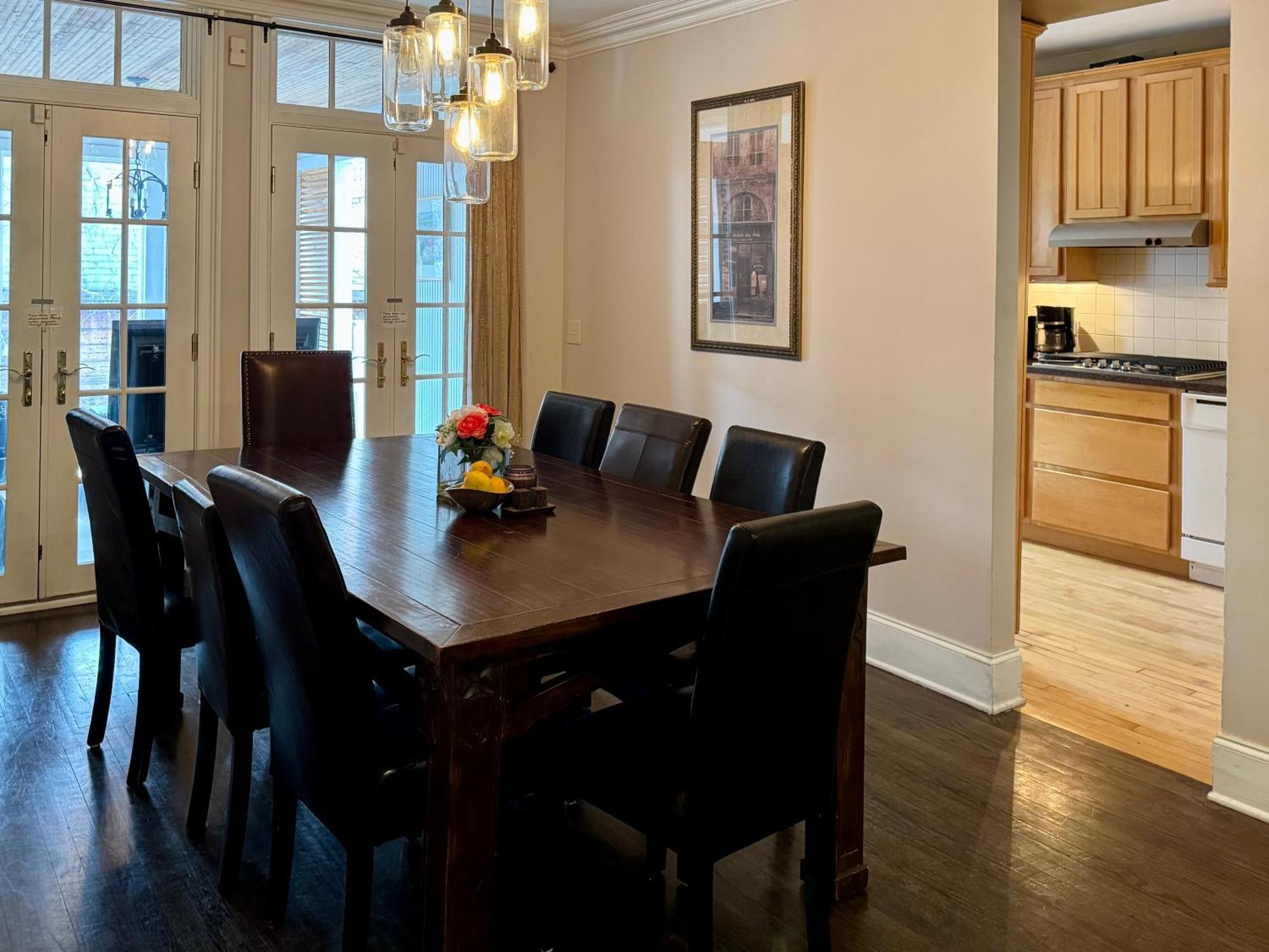 3 Bedroom Spacious Home In Ideal Location W Free Parking Back Yard Pets Welcome Chicago Dış mekan fotoğraf