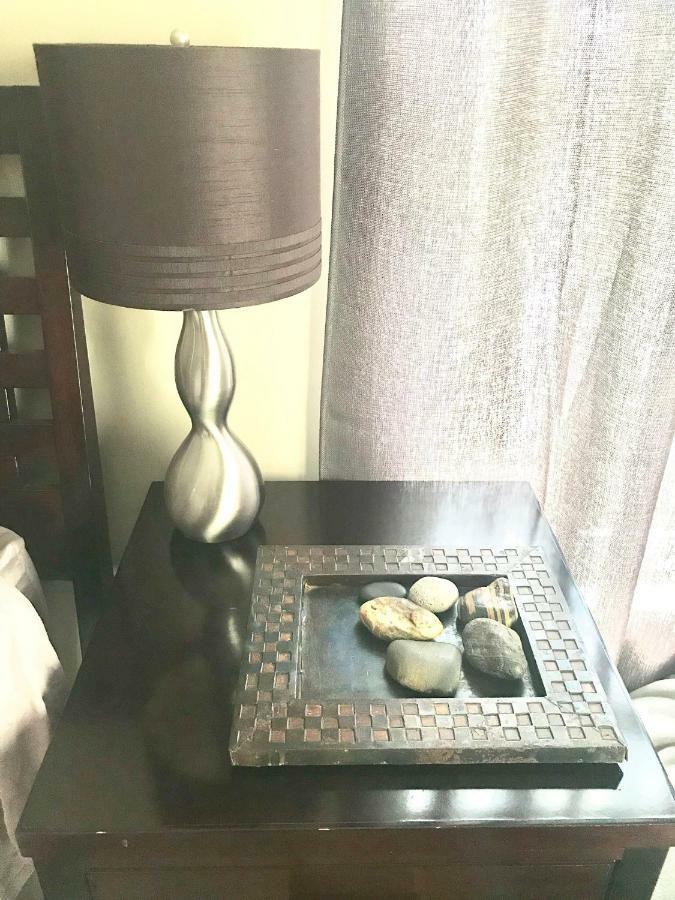 3 Bedroom Spacious Home In Ideal Location W Free Parking Back Yard Pets Welcome Chicago Dış mekan fotoğraf
